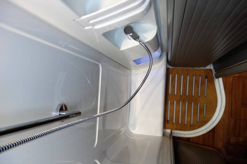 Hymer B 704 PL AUTOMAAT, 3.0 177 pk PremiumLine, 2 aparte bedden 17