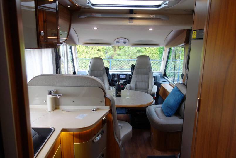 Hymer B 704 PL AUTOMAAT, 3.0 177 pk PremiumLine, 2 aparte bedden 23