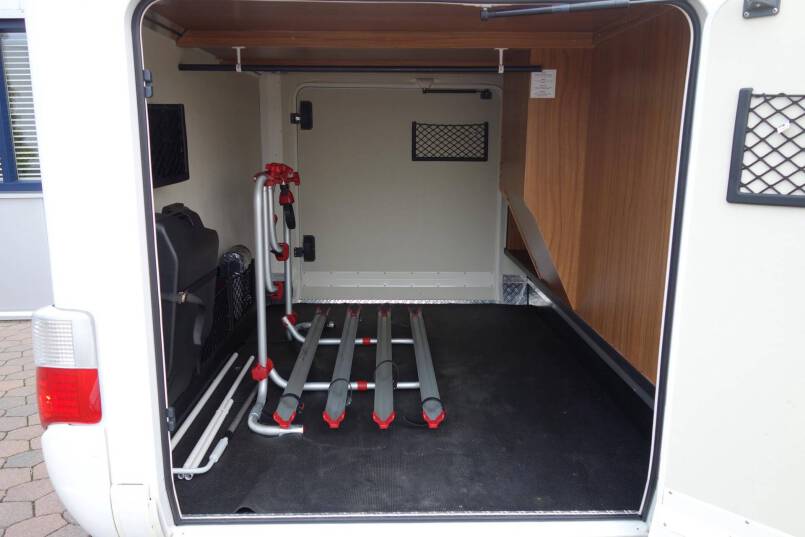 Hymer B 704 PL AUTOMAAT, 3.0 177 pk PremiumLine, 2 aparte bedden 7