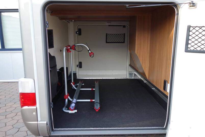 Hymer B 678 PL AUTOMAAT, PremiumLine, Sierra grijs metallic, 2 aparte bedden 9