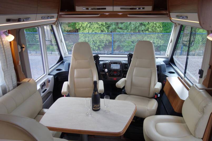 Hymer B 678 PL AUTOMAAT, PremiumLine, Sierra grijs metallic, 2 aparte bedden 12