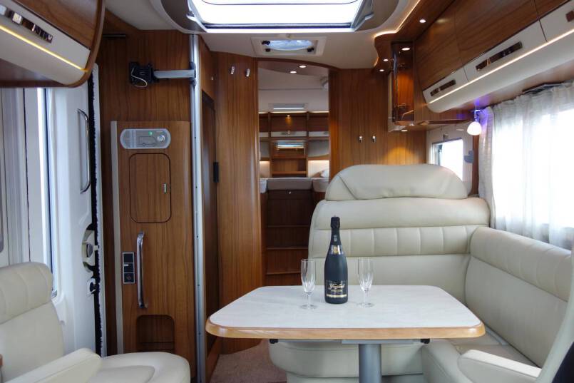 Hymer B 678 PL AUTOMAAT, PremiumLine, Sierra grijs metallic, 2 aparte bedden 14
