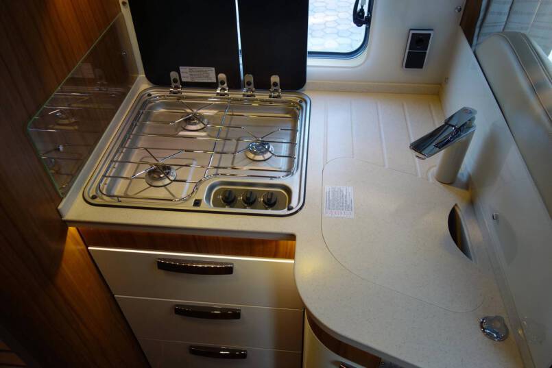 Hymer B 678 PL AUTOMAAT, PremiumLine, Sierra grijs metallic, 2 aparte bedden 16