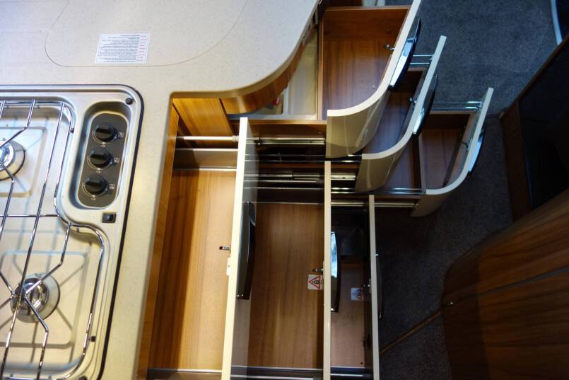 Hymer B 678 PL AUTOMAAT, PremiumLine, Sierra grijs metallic, 2 aparte bedden 17