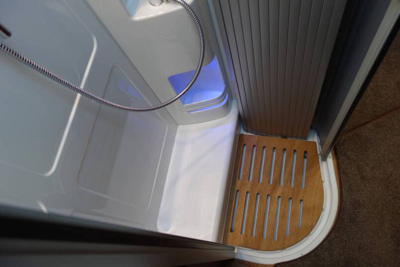 Hymer B 678 PL AUTOMAAT, PremiumLine, Sierra grijs metallic, 2 aparte bedden 19