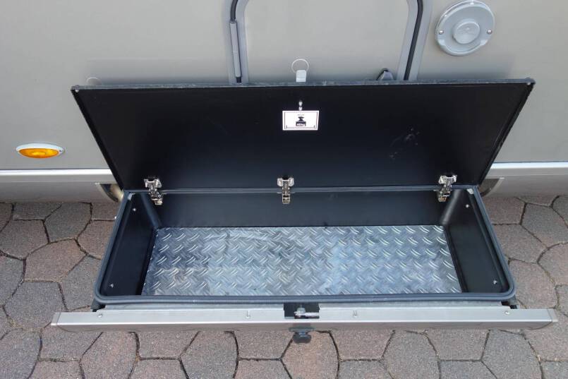 Hymer B 678 PL AUTOMAAT, PremiumLine, Sierra grijs metallic, 2 aparte bedden 8