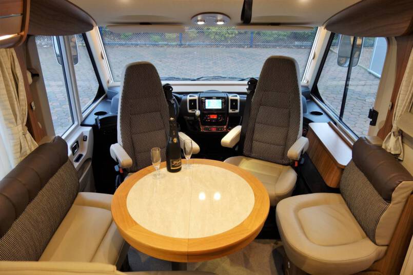 Hymer B 588 PL AUTOMAAT, 2 aparte bedden, garage, 4 x luchtvering 19