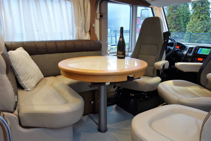 Hymer B 588 PL AUTOMAAT, 2 aparte bedden, garage, 4 x luchtvering 20