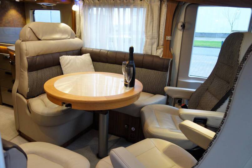 Hymer B 588 PL AUTOMAAT, 2 aparte bedden, garage, 4 x luchtvering 22
