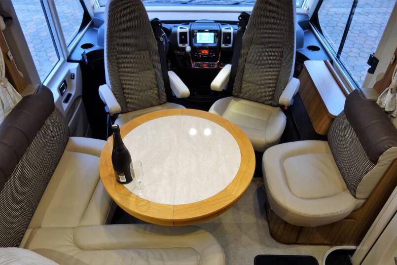 Hymer B 588 PL AUTOMAAT, 2 aparte bedden, garage, 4 x luchtvering 24