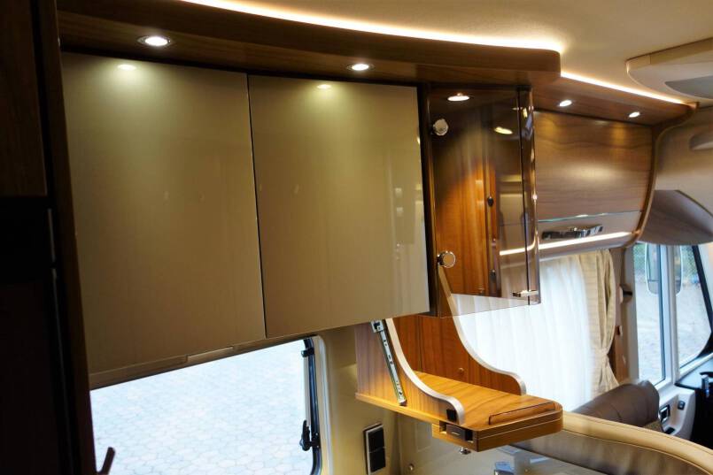 Hymer B 588 PL AUTOMAAT, 2 aparte bedden, garage, 4 x luchtvering 32