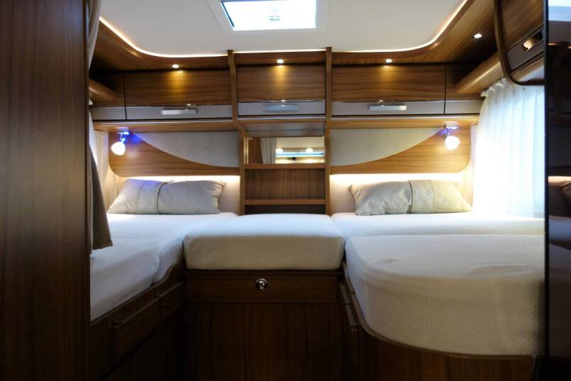 Hymer B 588 PL AUTOMAAT, 2 aparte bedden, garage, 4 x luchtvering 33