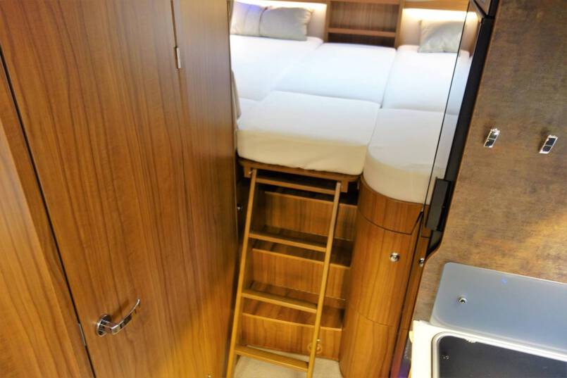 Hymer B 588 PL AUTOMAAT, 2 aparte bedden, garage, 4 x luchtvering 35