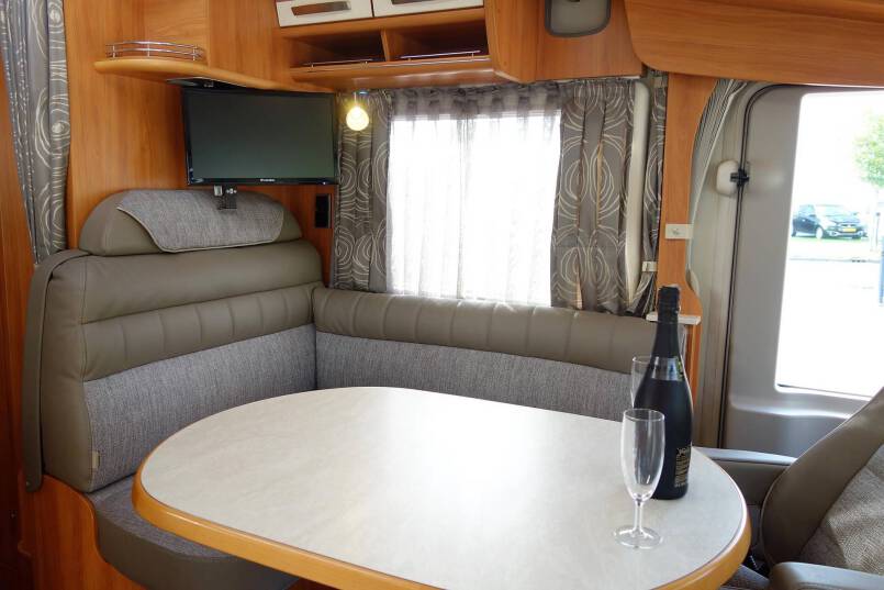 Hymer B 578 2 aparte bedden, garage, nieuw type 23
