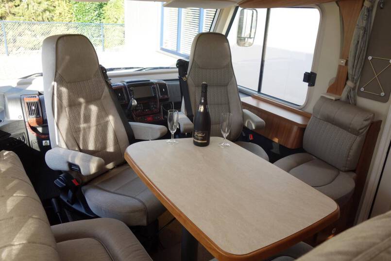 Hymer B 678 PL AUTOMAAT, 180 pk PremiumLine, 2 aparte bedden 19