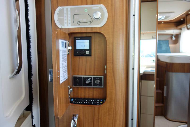 Hymer B 678 PL AUTOMAAT, 180 pk PremiumLine, 2 aparte bedden 23