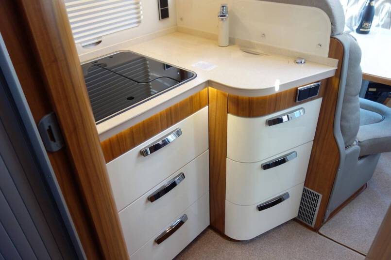 Hymer B 678 PL AUTOMAAT, 180 pk PremiumLine, 2 aparte bedden 26