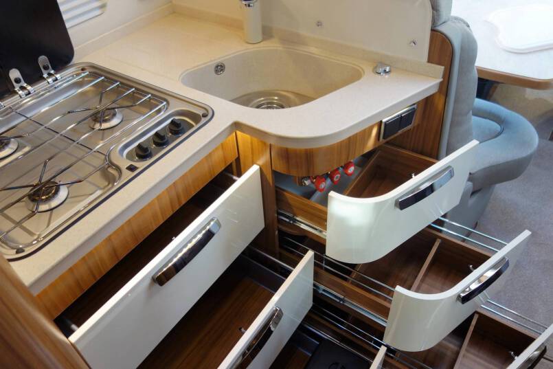 Hymer B 678 PL AUTOMAAT, 180 pk PremiumLine, 2 aparte bedden 27