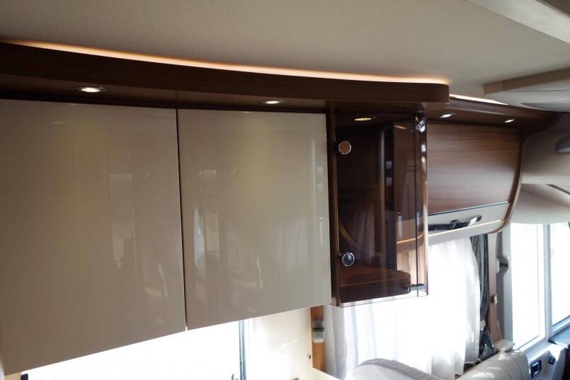 Hymer B 678 PL AUTOMAAT, 180 pk PremiumLine, 2 aparte bedden 30