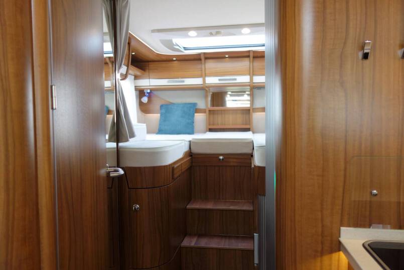 Hymer B 678 PL AUTOMAAT, 180 pk PremiumLine, 2 aparte bedden 31