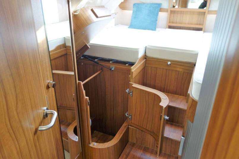 Hymer B 678 PL AUTOMAAT, 180 pk PremiumLine, 2 aparte bedden 32