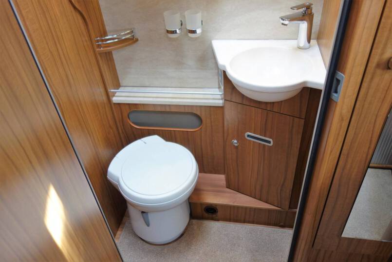 Hymer B 678 PL AUTOMAAT, 180 pk PremiumLine, 2 aparte bedden 39