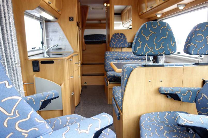 Hymer B 644 G 6 persoons familiecamper met garage 19