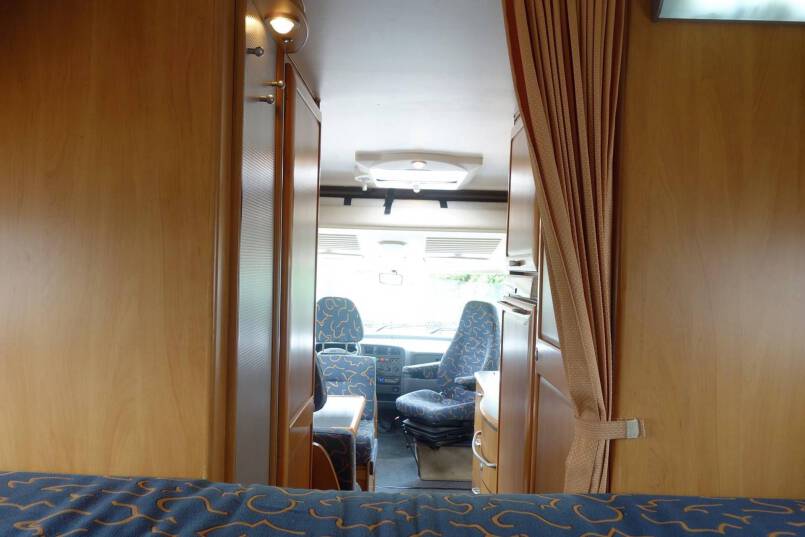 Hymer B 644 G 6 persoons familiecamper met garage 26