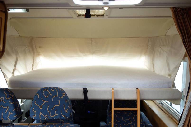 Hymer B 644 G 6 persoons familiecamper met garage 31