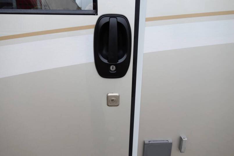 Hymer B 674 SL Star Edition 3.0 AUTOMAAT, 2 aparte bedden, garage, vol optie 9
