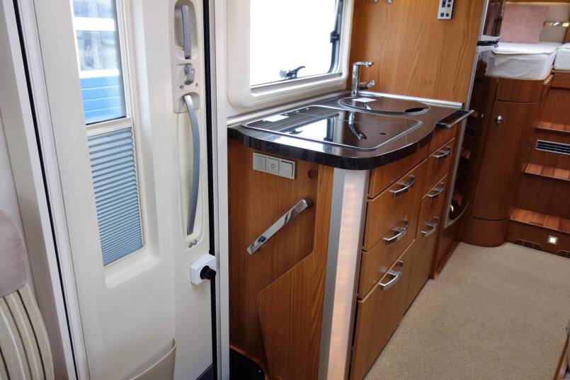 Hymer B 674 SL Star Edition 3.0 AUTOMAAT, 2 aparte bedden, garage, vol optie 25