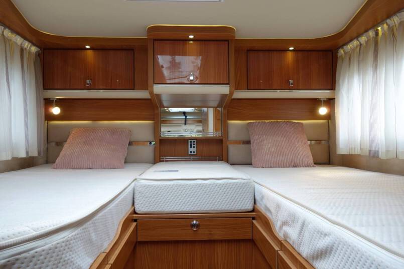 Hymer B 674 SL Star Edition 3.0 AUTOMAAT, 2 aparte bedden, garage, vol optie 28