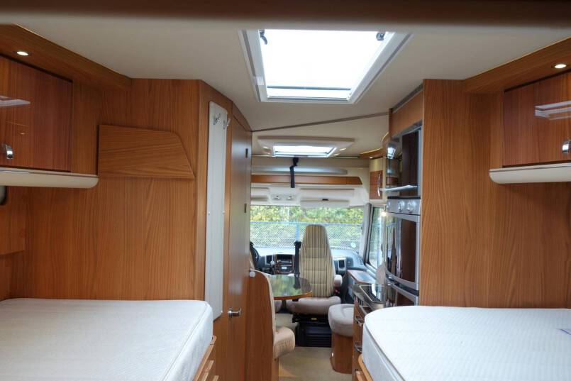 Hymer B 674 SL Star Edition 3.0 AUTOMAAT, 2 aparte bedden, garage, vol optie 31