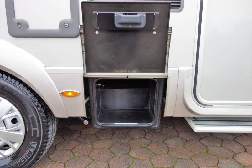 Hymer B 698 SL Star Edition Queensbed, 3.0 AUTOMAAT, champagne, 4 x luchtvering, winter pakket 13