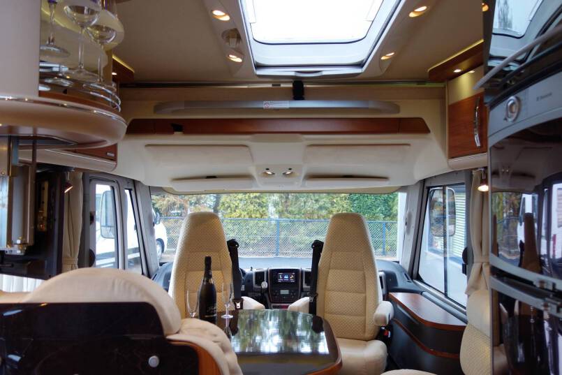 Hymer B 698 SL Star Edition Queensbed, 3.0 AUTOMAAT, champagne, 4 x luchtvering, winter pakket 20
