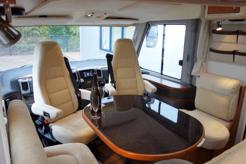 Hymer B 698 SL Star Edition Queensbed, 3.0 AUTOMAAT, champagne, 4 x luchtvering, winter pakket 21
