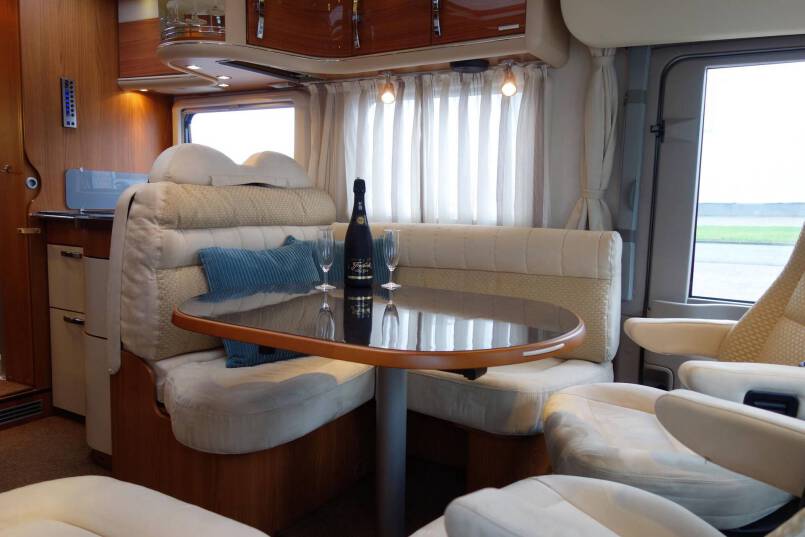 Hymer B 698 SL Star Edition Queensbed, 3.0 AUTOMAAT, champagne, 4 x luchtvering, winter pakket 24
