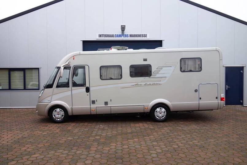Hymer B 698 SL Star Edition Queensbed, 3.0 AUTOMAAT, champagne, 4 x luchtvering, winter pakket 2