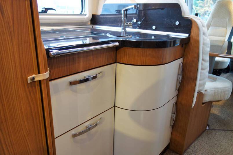 Hymer B 698 SL Star Edition Queensbed, 3.0 AUTOMAAT, champagne, 4 x luchtvering, winter pakket 28