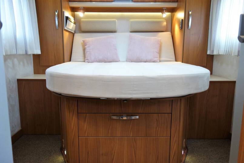 Hymer B 698 SL Star Edition Queensbed, 3.0 AUTOMAAT, champagne, 4 x luchtvering, winter pakket 32