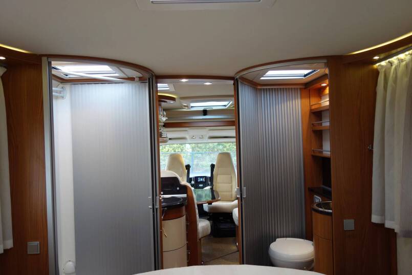 Hymer B 698 SL Star Edition Queensbed, 3.0 AUTOMAAT, champagne, 4 x luchtvering, winter pakket 36