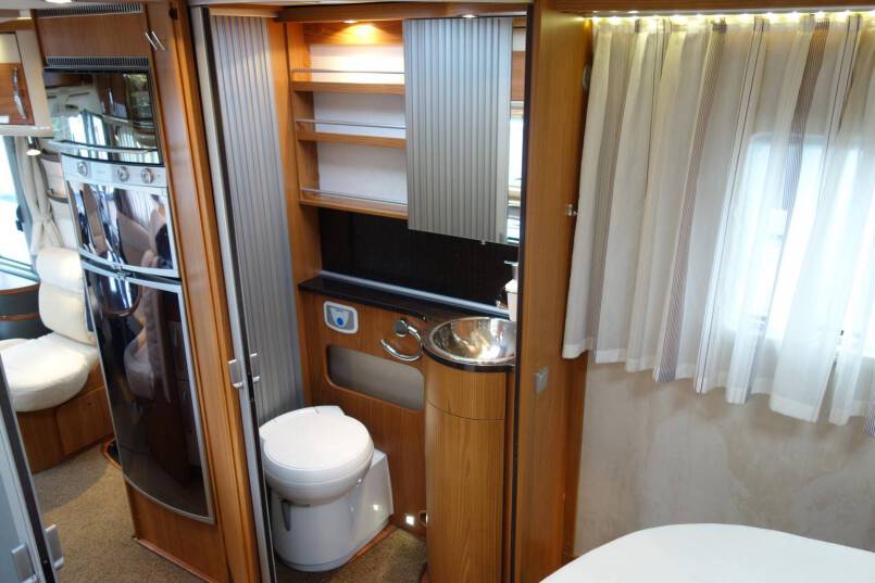 Hymer B 698 SL Star Edition Queensbed, 3.0 AUTOMAAT, champagne, 4 x luchtvering, winter pakket 39