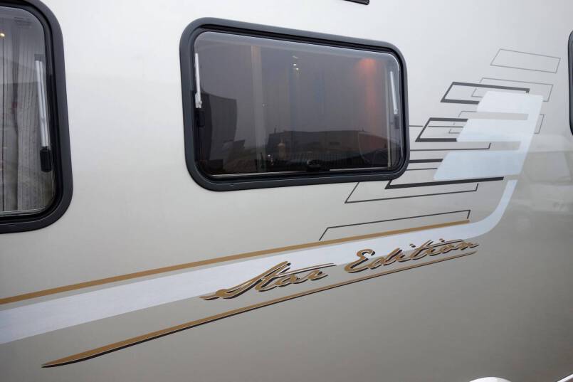 Hymer B 698 SL Star Edition Queensbed, 3.0 AUTOMAAT, champagne, 4 x luchtvering, winter pakket 7