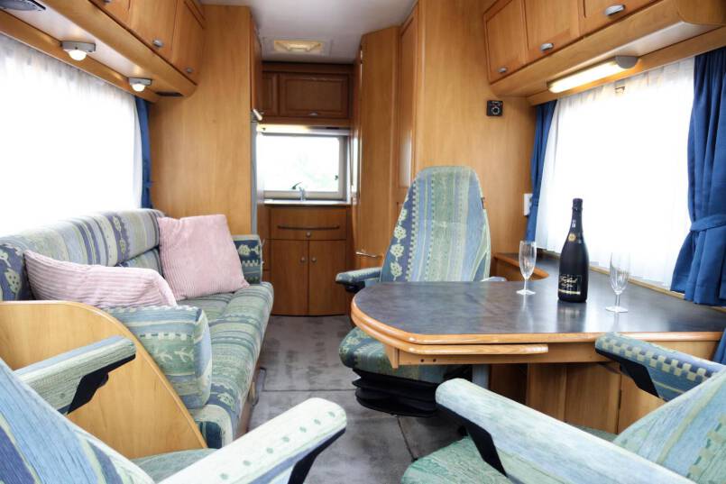 Hymer B 584 Hymer  B 584 compacte 3 pers. met een ruime barzit indeling 16