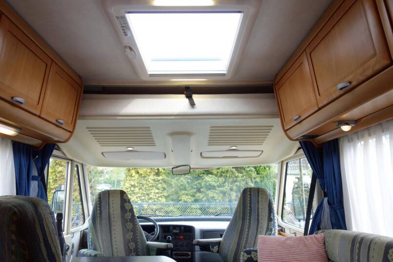 Hymer B 584 Hymer  B 584 compacte 3 pers. met een ruime barzit indeling 26
