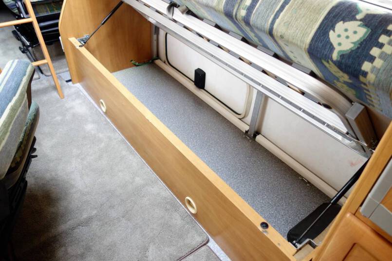 Hymer B 584 Hymer  B 584 compacte 3 pers. met een ruime barzit indeling 29