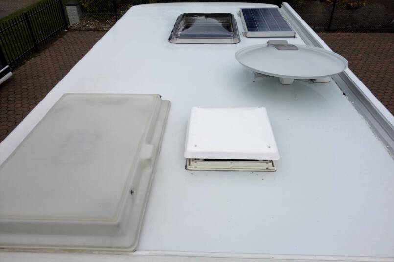 Hymer B 584 Hymer  B 584 compacte 3 pers. met een ruime barzit indeling 30