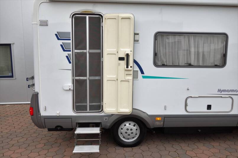 Hymer B 584 Hymer  B 584 compacte 3 pers. met een ruime barzit indeling 5
