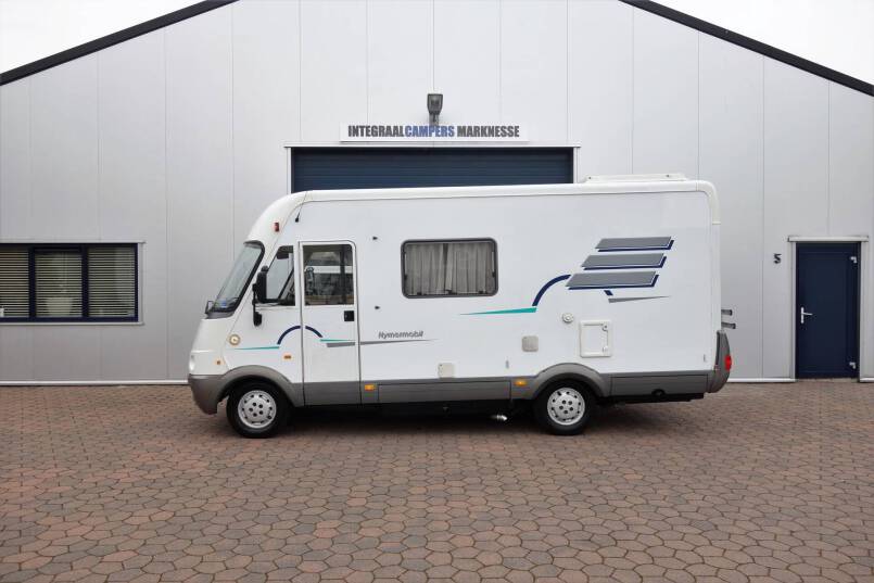 Hymer B 584 Hymer  B 584 compacte 3 pers. met een ruime barzit indeling 6