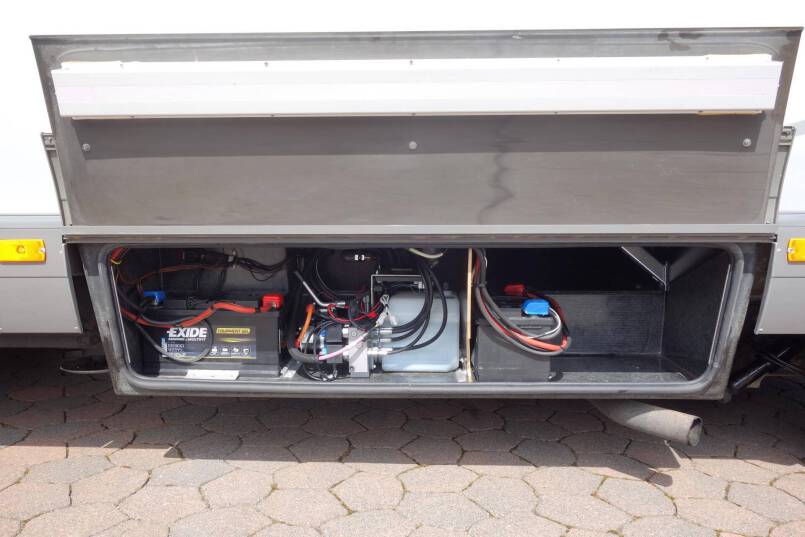 Hymer B 514 G Elegance zilver, compacte 4 pers. camper met HPC levelsysteem 12